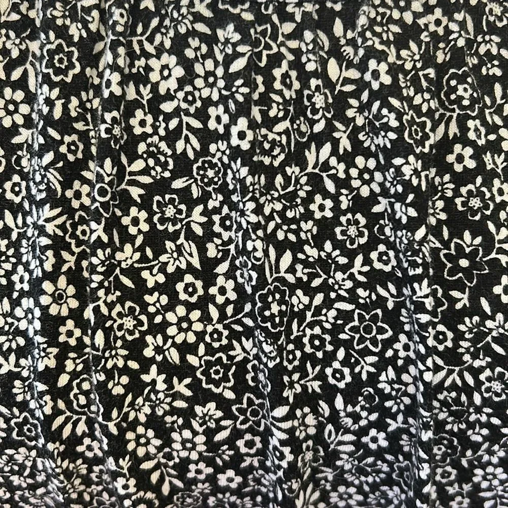 Michael Michael Kors  Black and White floral Women's Blouse Size L EUC
